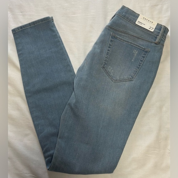 PacSun Light Blue Distressed Skinny Jeans Size 6 NWT - Picture 4 of 16